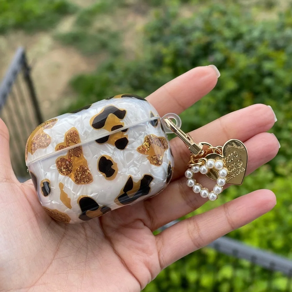 Leopard AirPod Case, Cute AirPod with keychain Compatible for AirPods 1/2 &‎ Pro